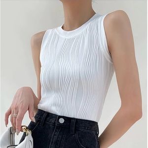 Commense solid wavy textured tank